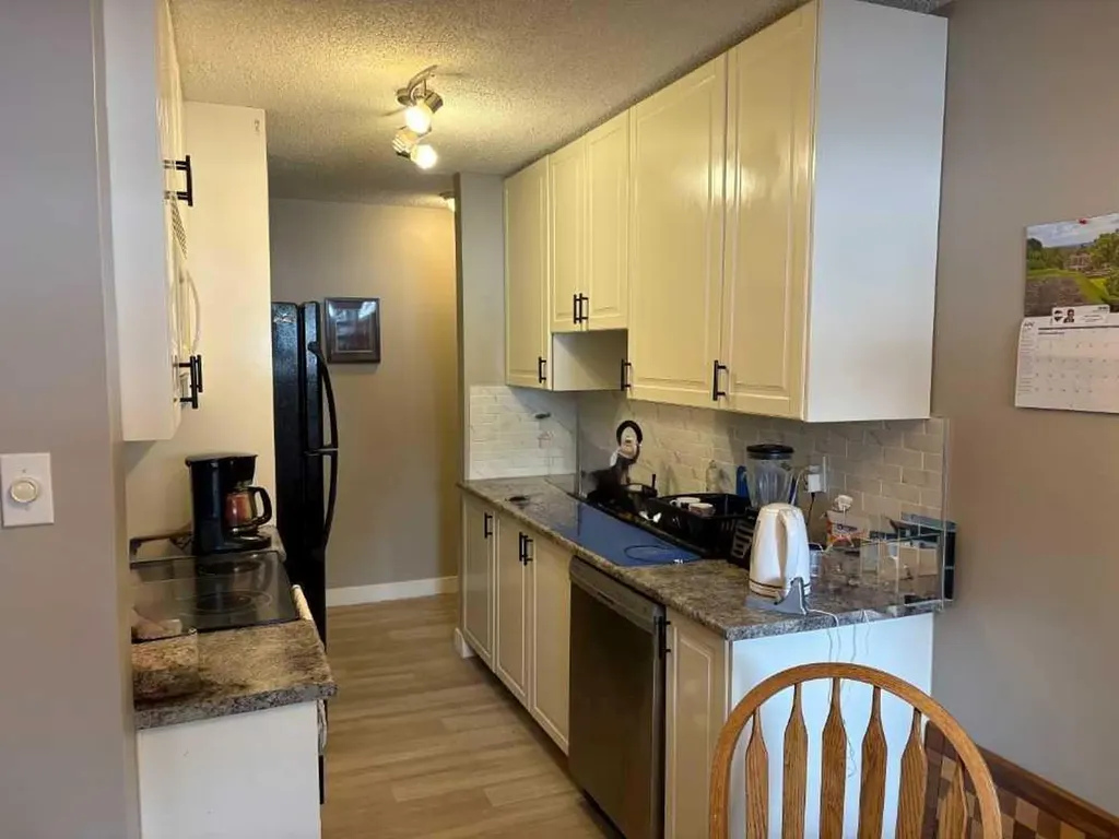 11620 Elbow Drive SW Calgary AB T2W 3L6