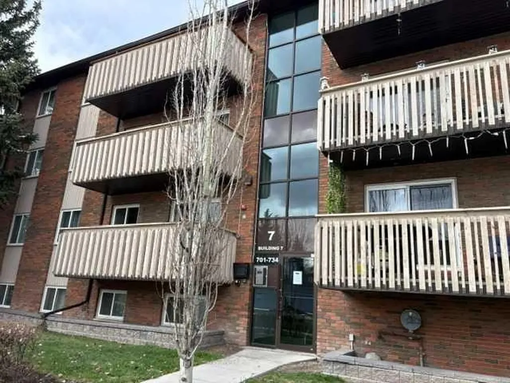 11620 Elbow Drive SW Calgary AB T2W 3L6