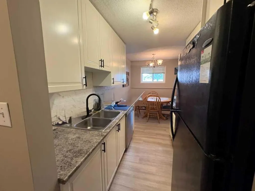 11620 Elbow Drive SW Calgary AB T2W 3L6