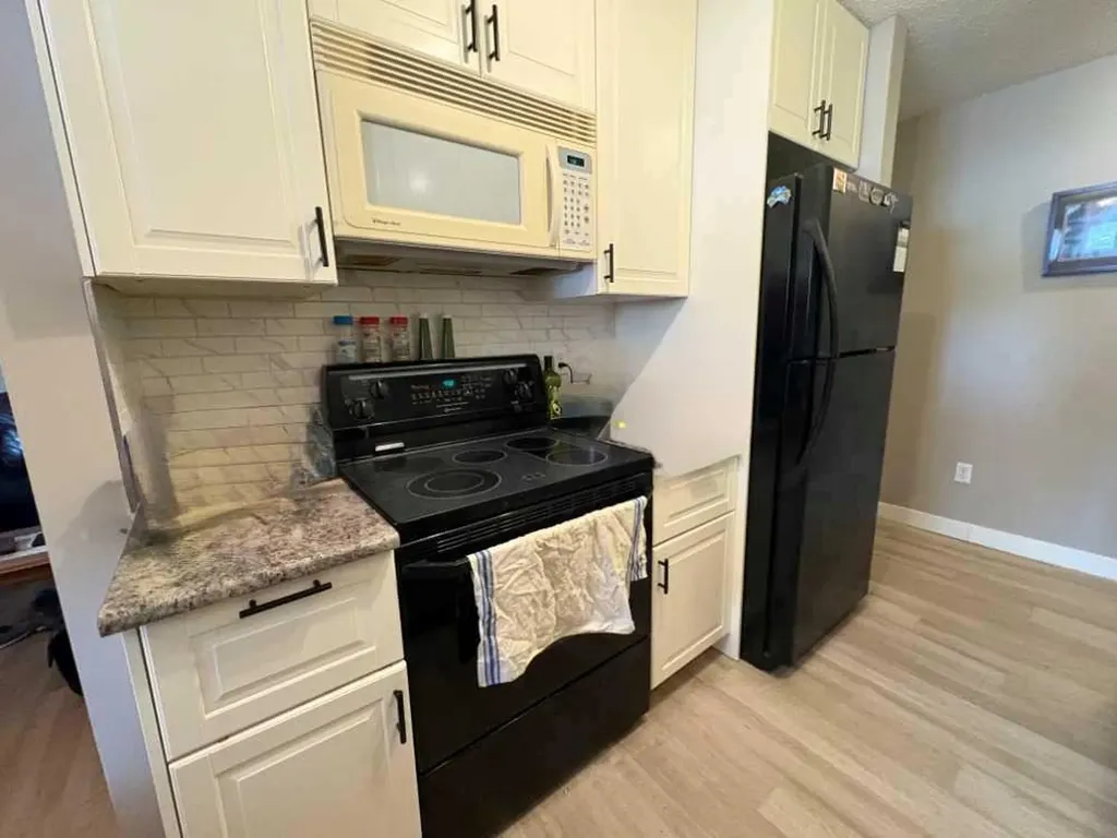 11620 Elbow Drive SW Calgary AB T2W 3L6