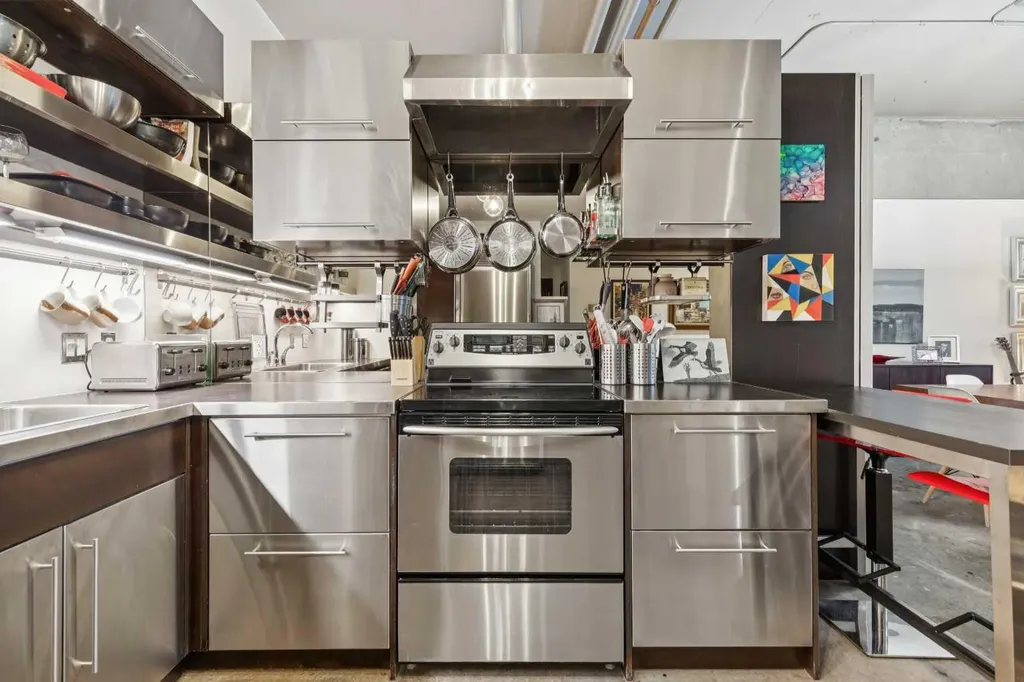 500 Eau Claire Avenue SW Calgary AB T2P 3R8