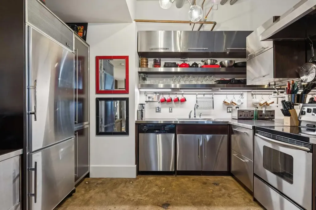 500 Eau Claire Avenue SW Calgary AB T2P 3R8