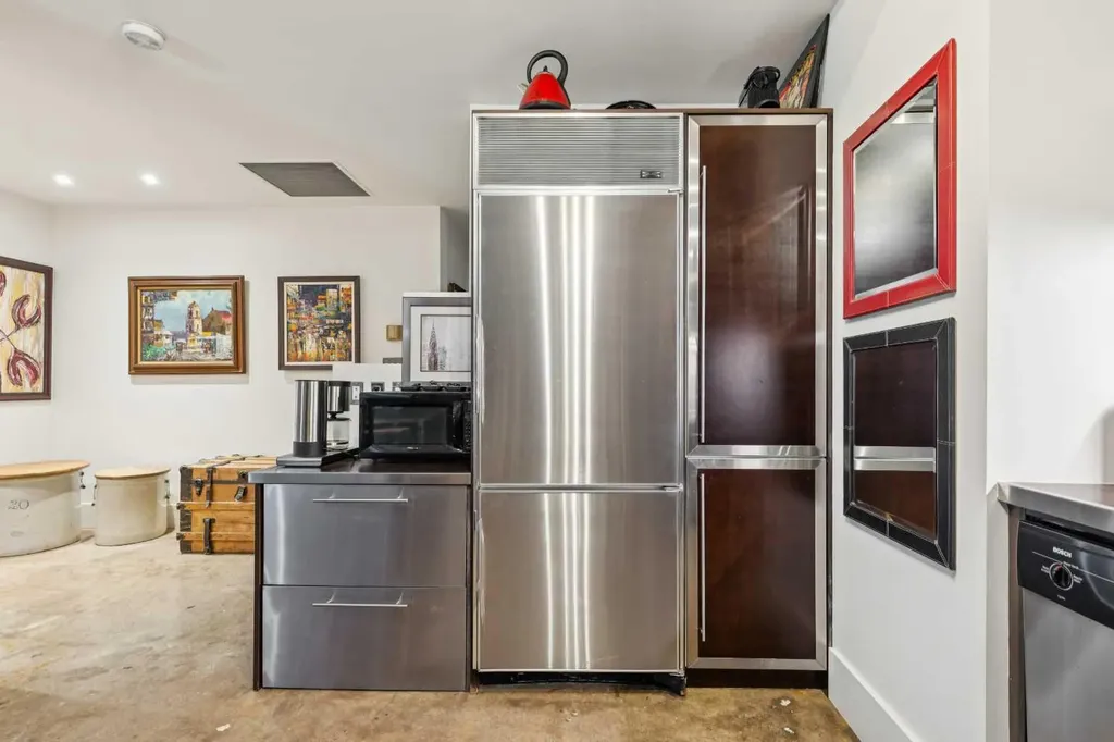 500 Eau Claire Avenue SW Calgary AB T2P 3R8