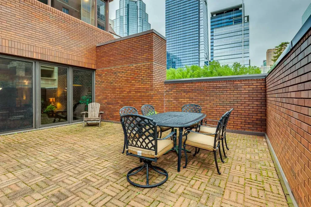 500 Eau Claire Avenue SW Calgary AB T2P 3R8