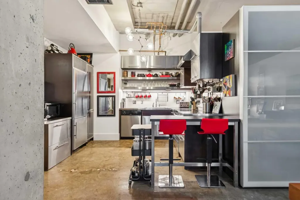 500 Eau Claire Avenue SW Calgary AB T2P 3R8