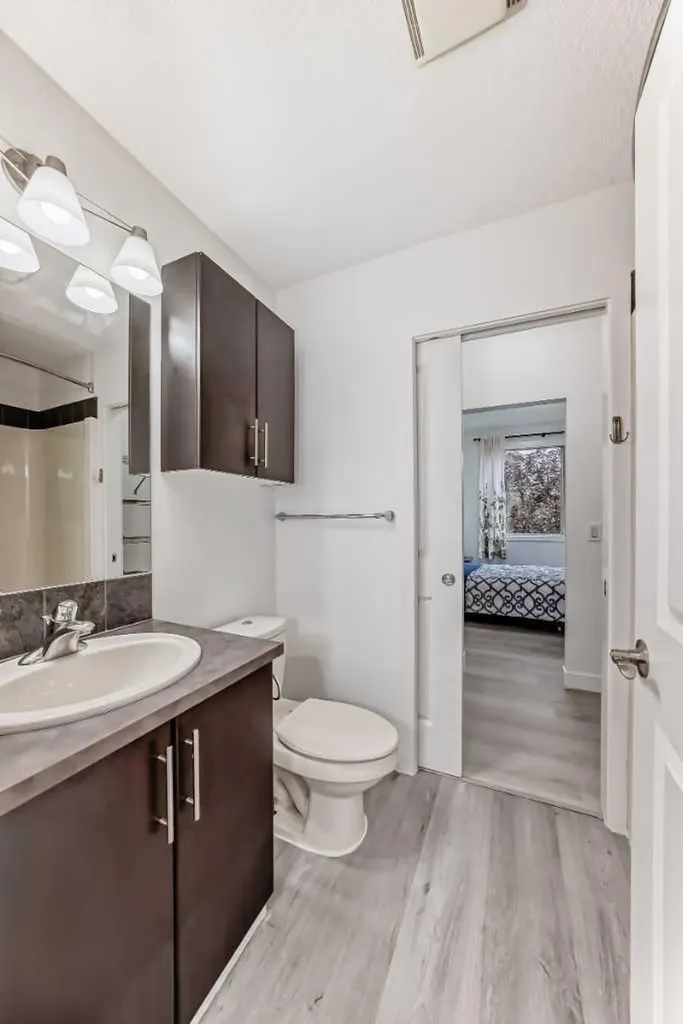 2727 28 Avenue SE Calgary AB T2B 0L4