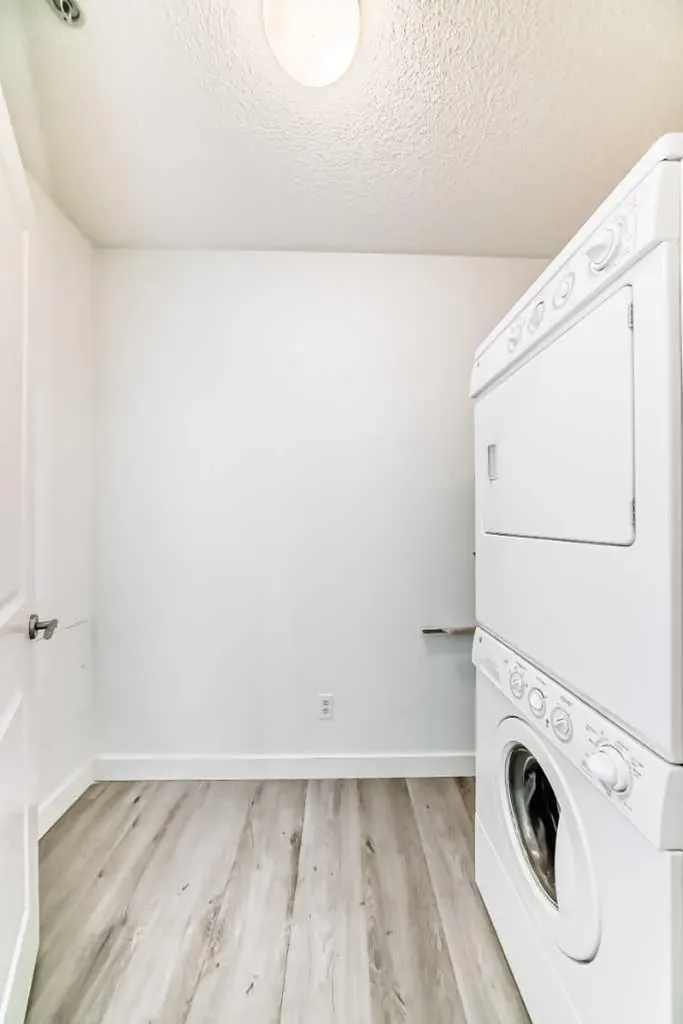 2727 28 Avenue SE Calgary AB T2B 0L4