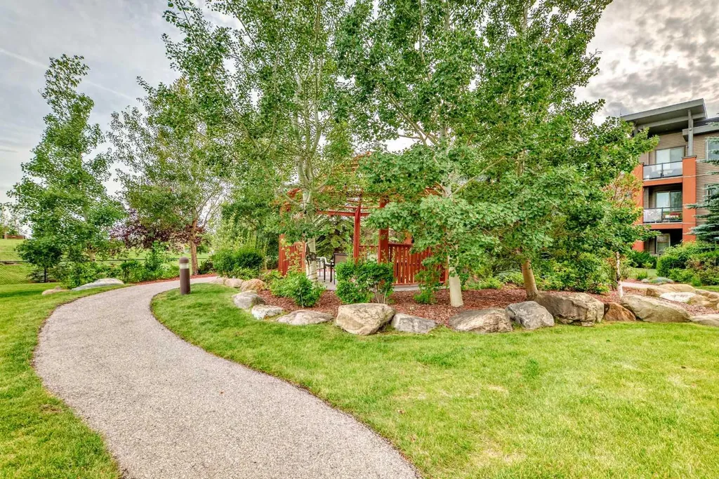 2727 28 Avenue SE Calgary AB T2B 0L4