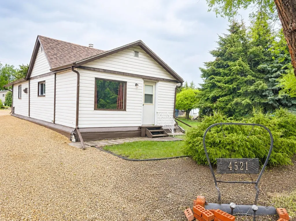 4521 44 Street Castor AB T0C0X0