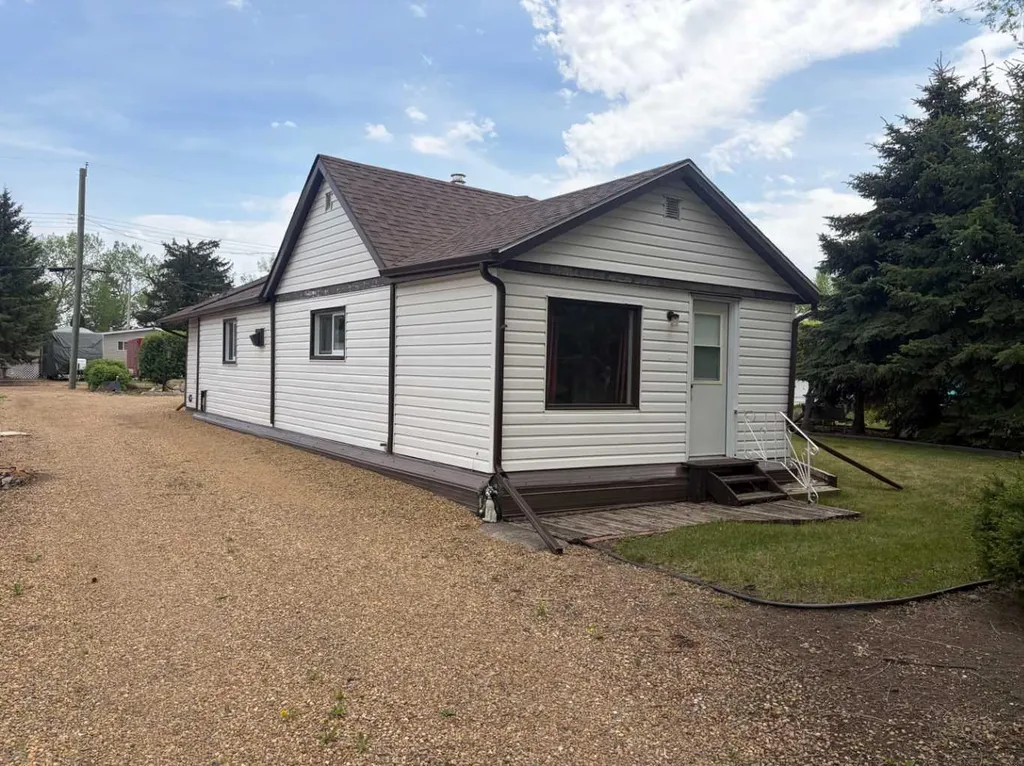 4521 44 Street Castor AB T0C0X0