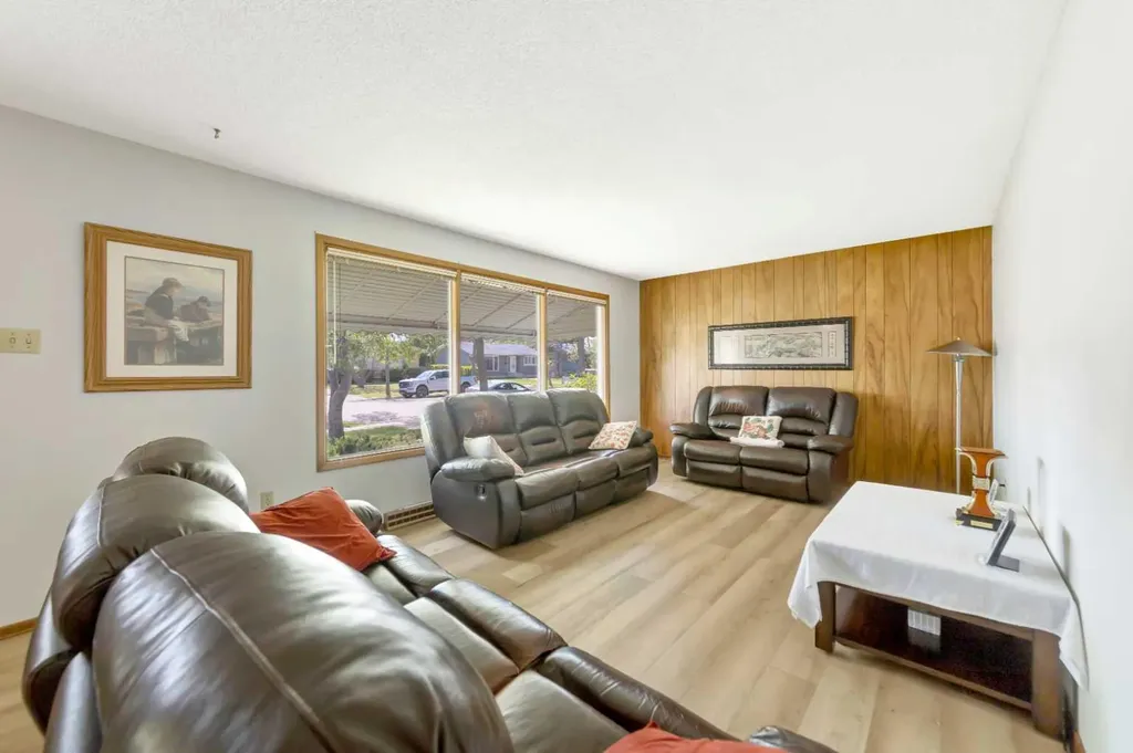 4704 37 Street Lloydminster SK S9V 0A5