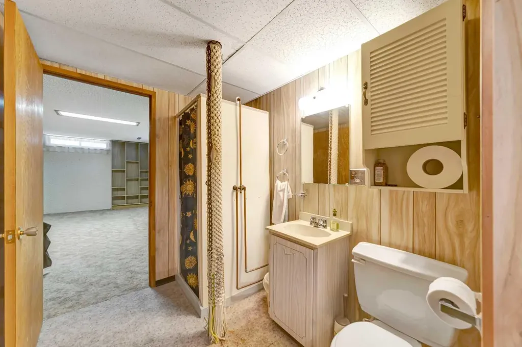 4704 37 Street Lloydminster SK S9V 0A5