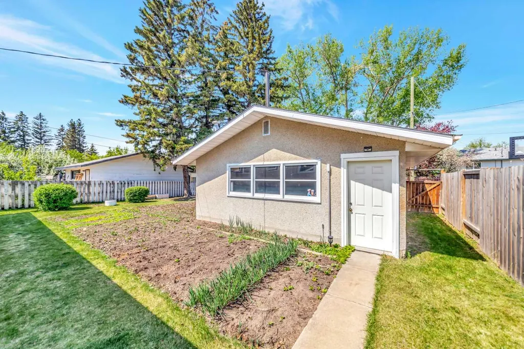 4704 37 Street Lloydminster SK S9V 0A5