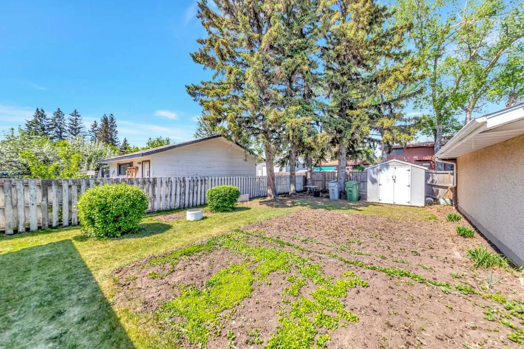 4704 37 Street Lloydminster SK S9V 0A5