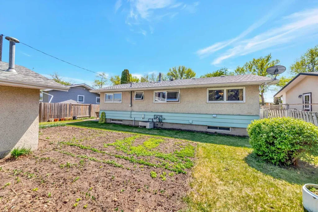 4704 37 Street Lloydminster SK S9V 0A5