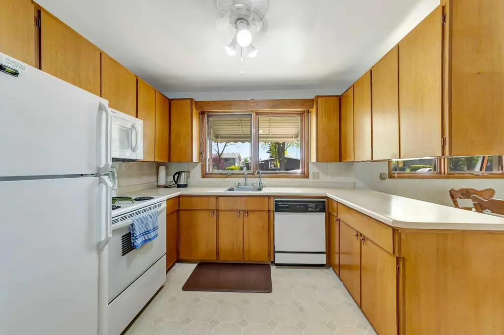 4704 37 Street Lloydminster SK S9V 0A5