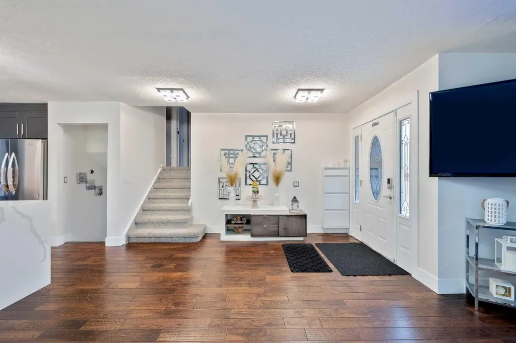 124 Whiteside Crescent NE Calgary AB T1Y 2A7