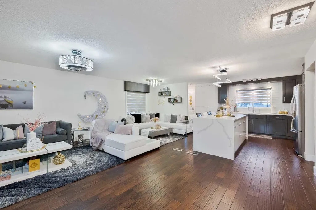 124 Whiteside Crescent NE Calgary AB T1Y 2A7