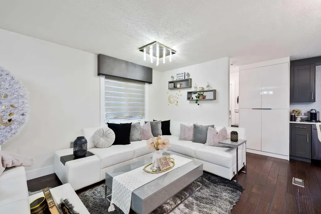 124 Whiteside Crescent NE Calgary AB T1Y 2A7
