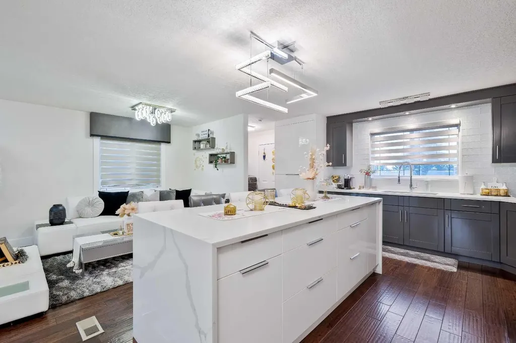 124 Whiteside Crescent NE Calgary AB T1Y 2A7