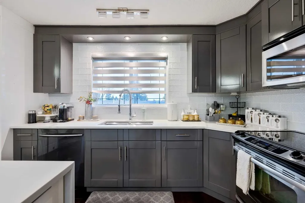 124 Whiteside Crescent NE Calgary AB T1Y 2A7