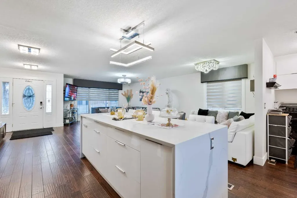 124 Whiteside Crescent NE Calgary AB T1Y 2A7