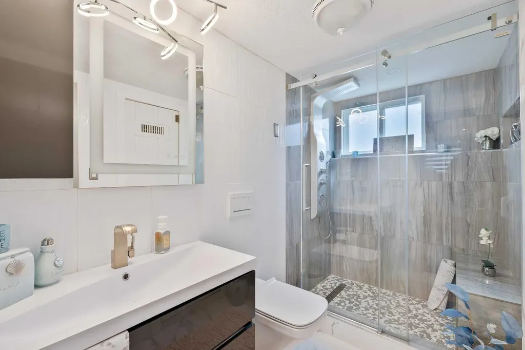124 Whiteside Crescent NE Calgary AB T1Y 2A7