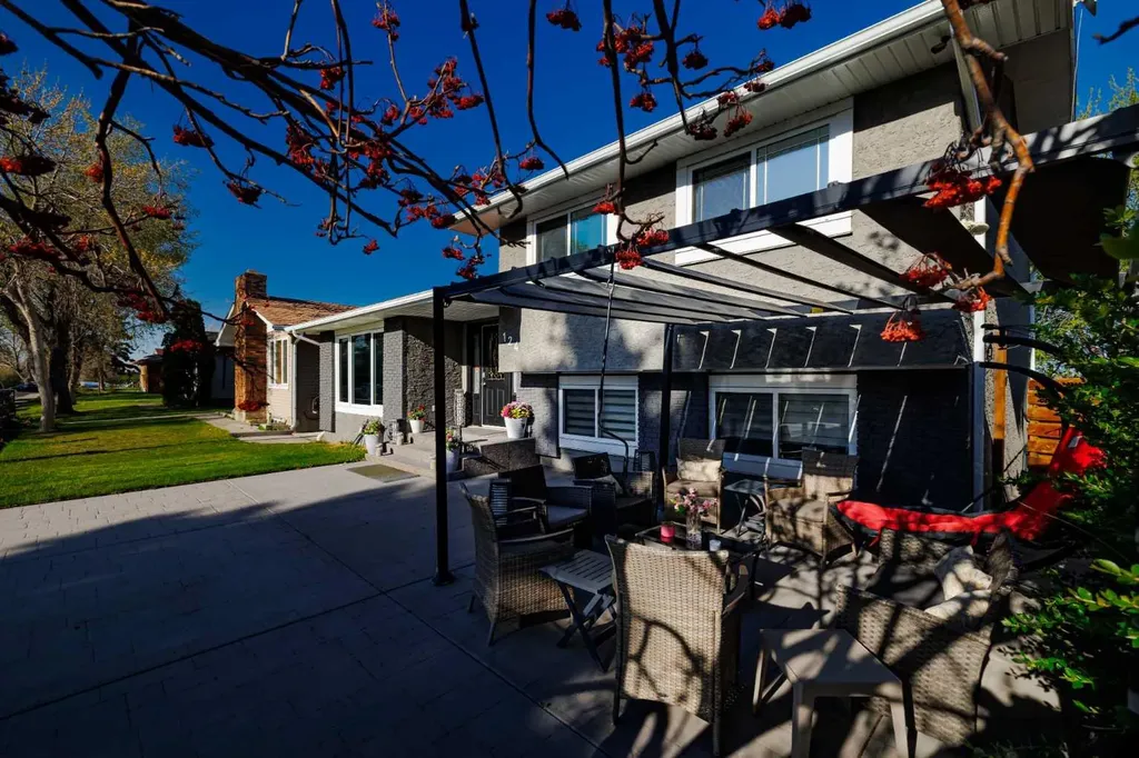 124 Whiteside Crescent NE Calgary AB T1Y 2A7