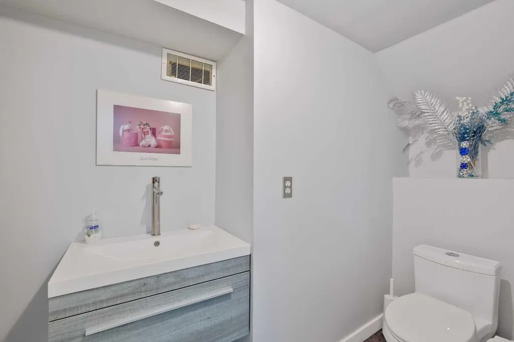 124 Whiteside Crescent NE Calgary AB T1Y 2A7
