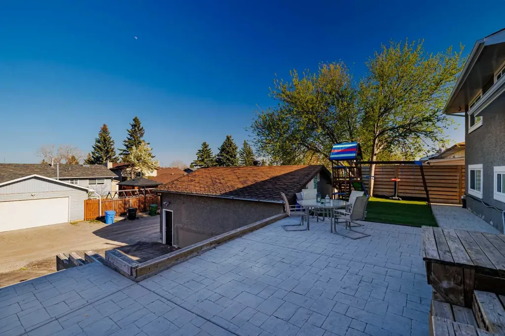 124 Whiteside Crescent NE Calgary AB T1Y 2A7