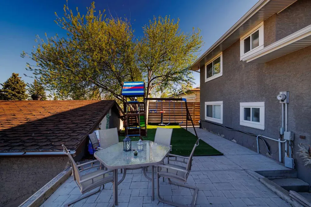 124 Whiteside Crescent NE Calgary AB T1Y 2A7