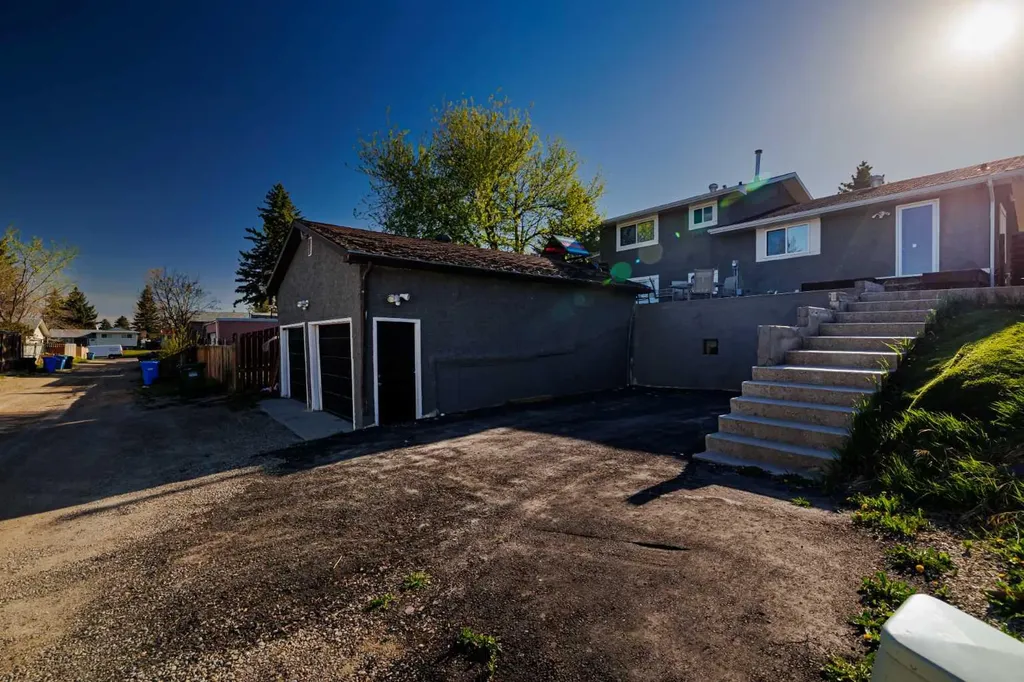 124 Whiteside Crescent NE Calgary AB T1Y 2A7