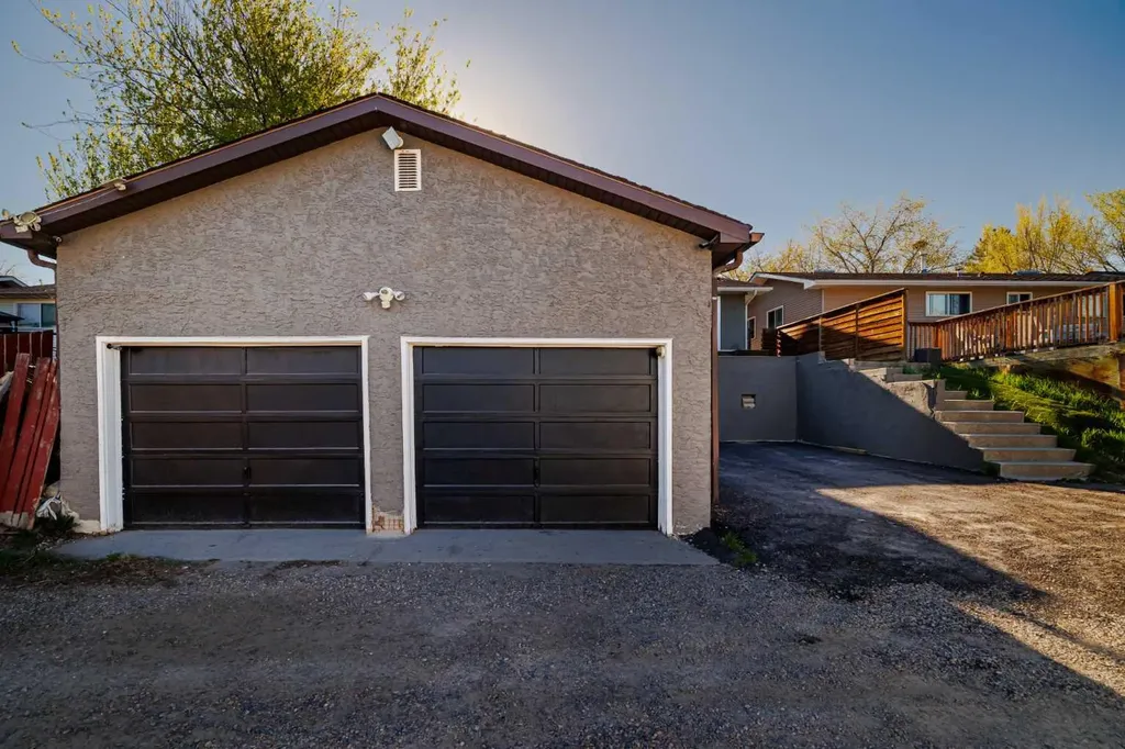 124 Whiteside Crescent NE Calgary AB T1Y 2A7