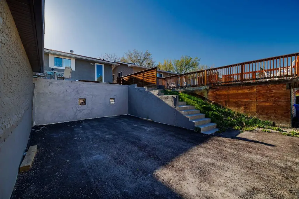 124 Whiteside Crescent NE Calgary AB T1Y 2A7