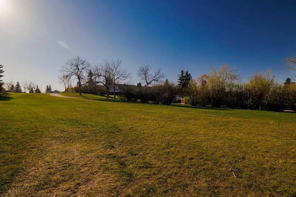 124 Whiteside Crescent NE Calgary AB T1Y 2A7