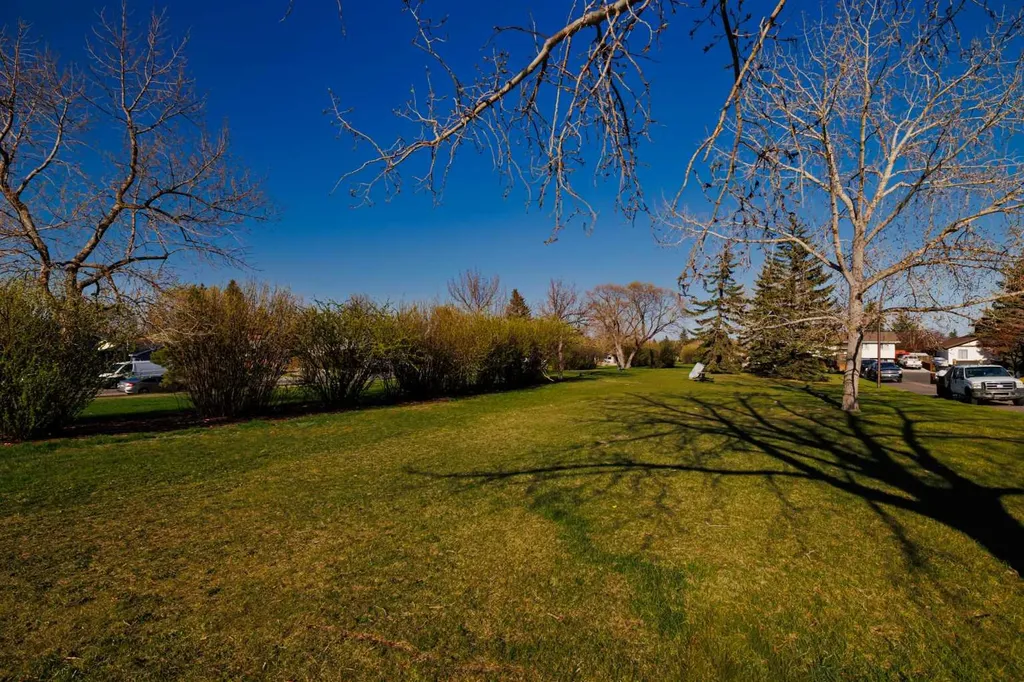 124 Whiteside Crescent NE Calgary AB T1Y 2A7