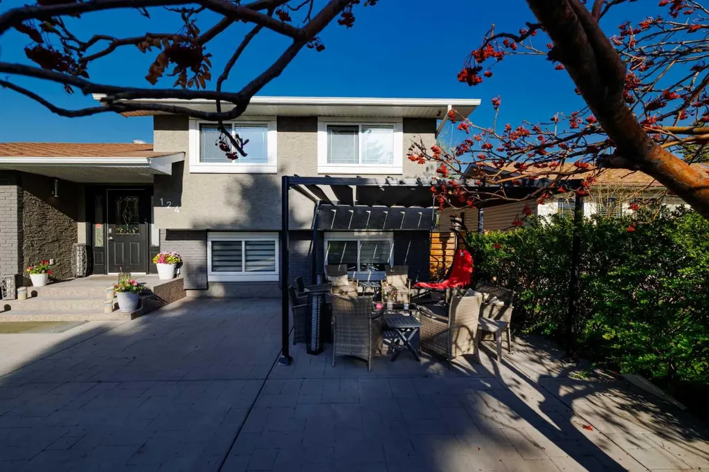 124 Whiteside Crescent NE Calgary AB T1Y 2A7