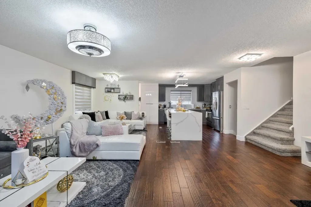 124 Whiteside Crescent NE Calgary AB T1Y 2A7
