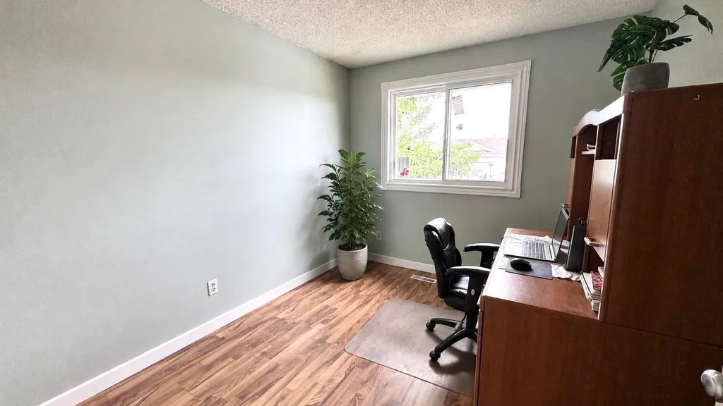 9928 93 Avenue Wembley AB T0H 3S0