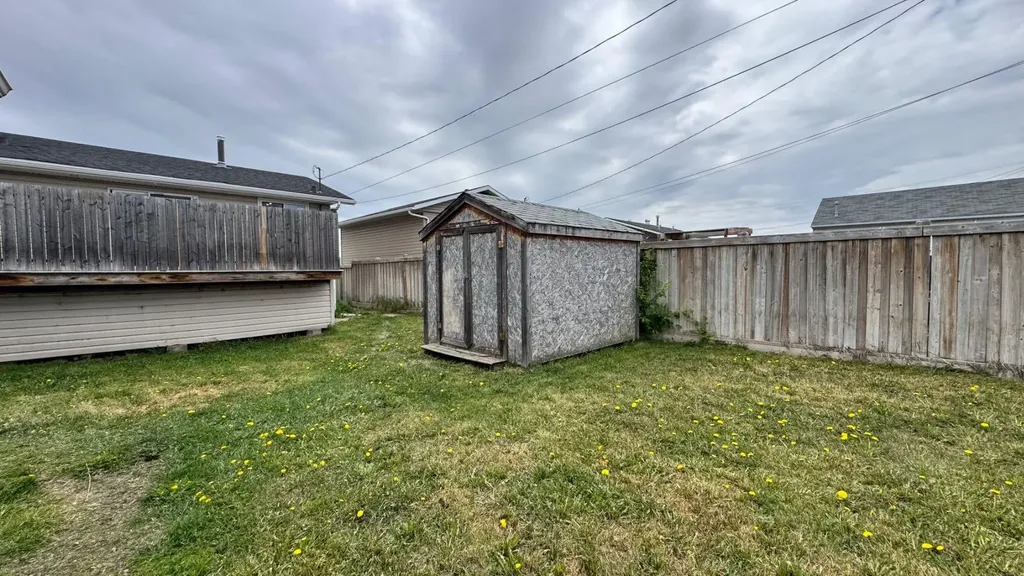 9928 93 Avenue Wembley AB T0H 3S0