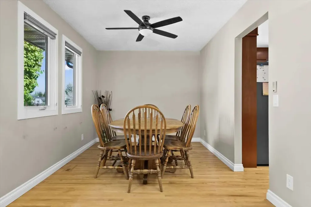 43 Scenic Acres Drive NW Calgary AB T3L 1A2