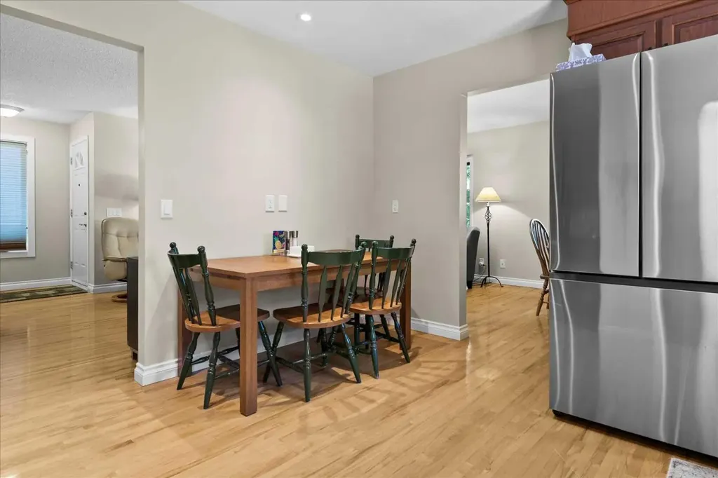 43 Scenic Acres Drive NW Calgary AB T3L 1A2