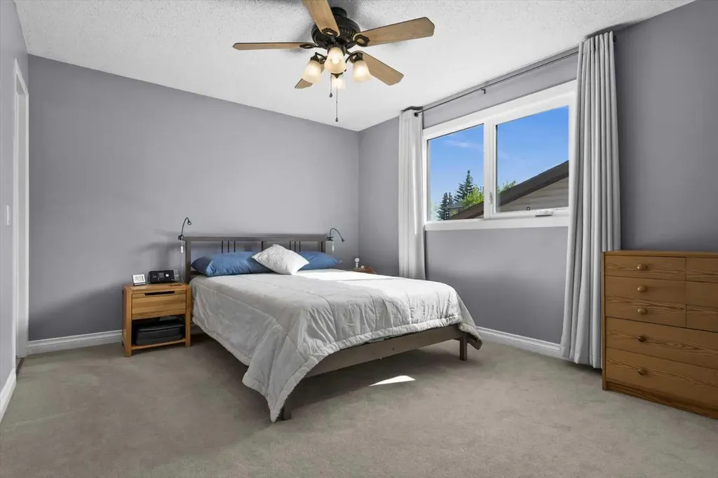 43 Scenic Acres Drive NW Calgary AB T3L 1A2