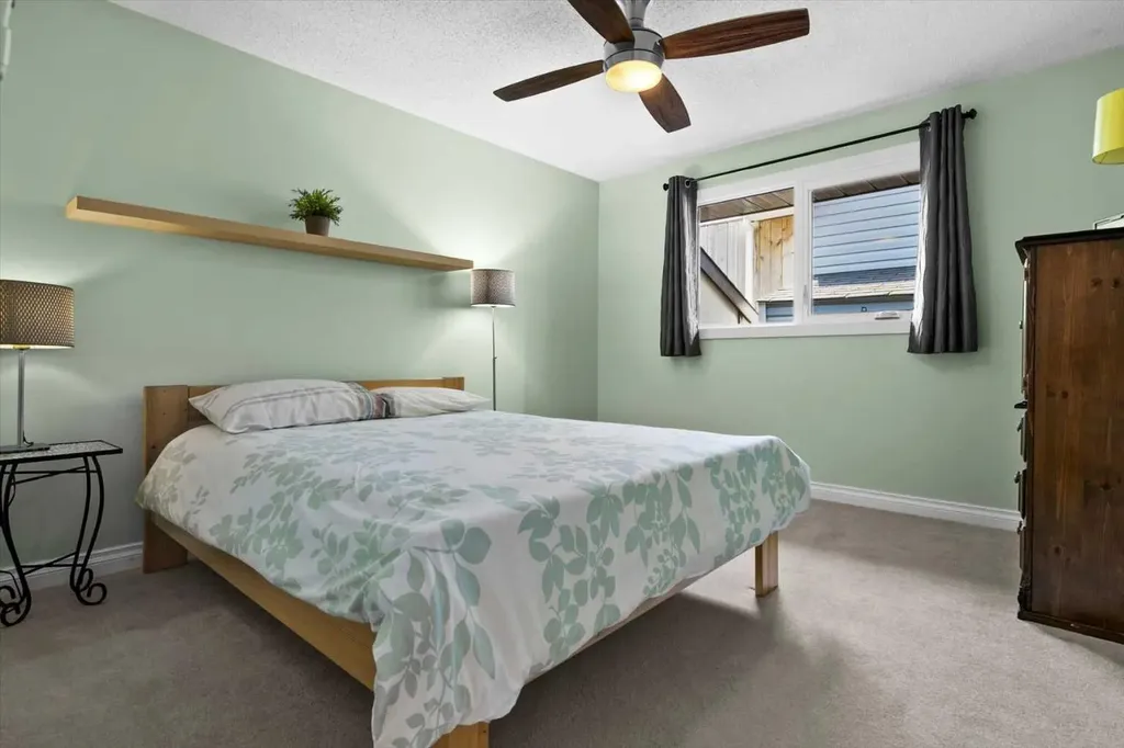 43 Scenic Acres Drive NW Calgary AB T3L 1A2