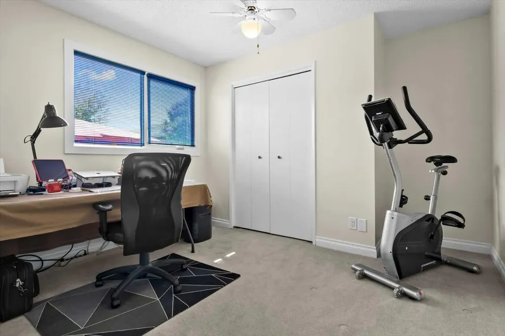 43 Scenic Acres Drive NW Calgary AB T3L 1A2