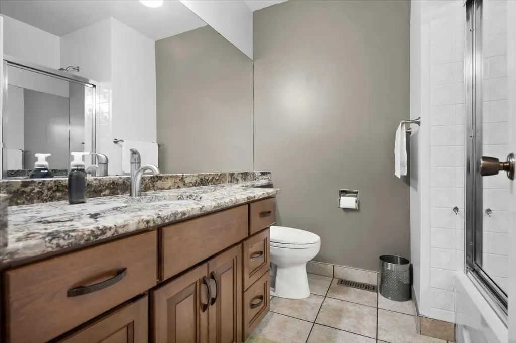 43 Scenic Acres Drive NW Calgary AB T3L 1A2
