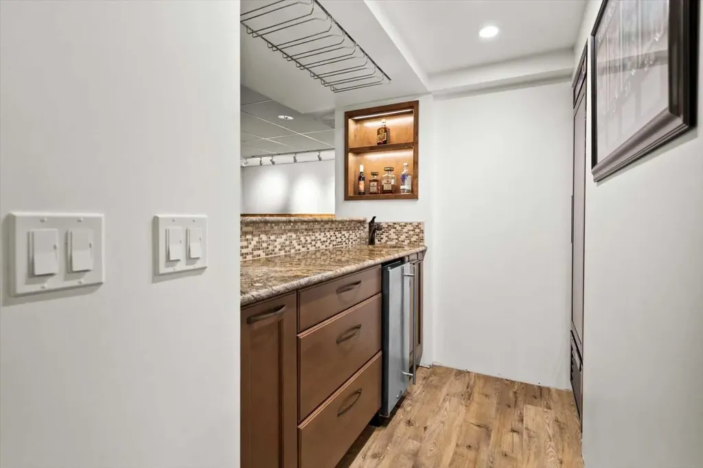 43 Scenic Acres Drive NW Calgary AB T3L 1A2