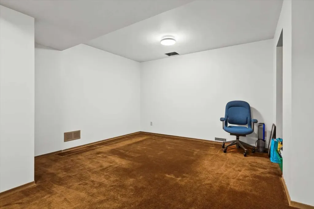 43 Scenic Acres Drive NW Calgary AB T3L 1A2