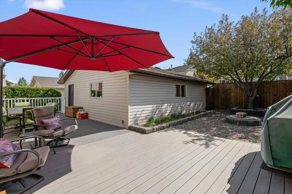 43 Scenic Acres Drive NW Calgary AB T3L 1A2