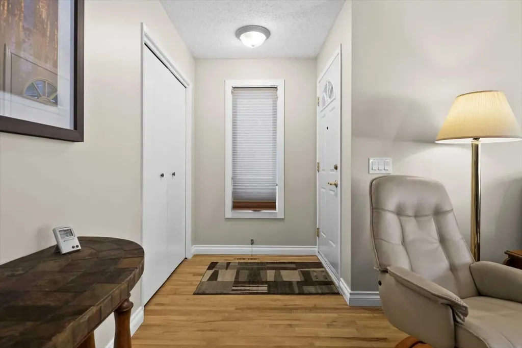 43 Scenic Acres Drive NW Calgary AB T3L 1A2